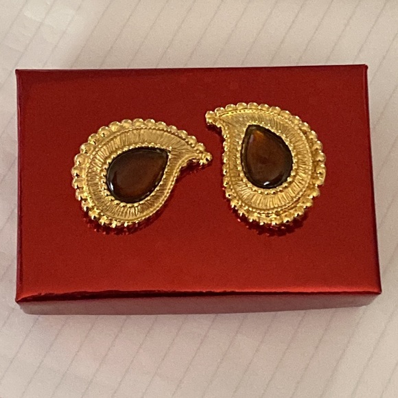 Gold Tone and Amber Colored  Acrylic Paisley Earrings - Picture 8 of 8